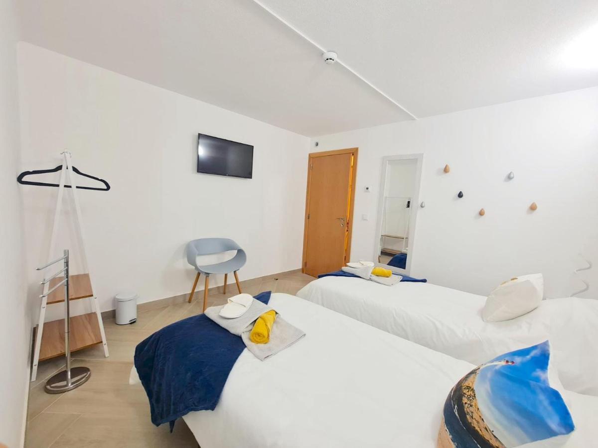 Quartos Para Viajantes, Surfistas, Grupos, Boa Energia นาซาเร ภายนอก รูปภาพ